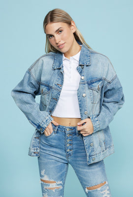 Veste en denim coupe garçonne boutonnée à l'avant