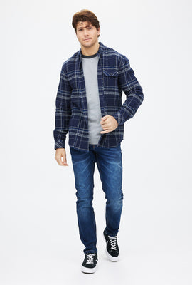 Chemise en flanelle à carreaux boutonnés à l'avant