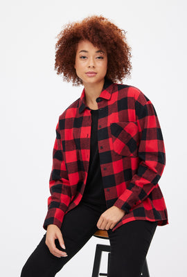 Chemise en flanelle surdimensionnée à carreaux boutonnés à l'avant