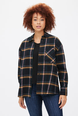 Chemise en flanelle surdimensionnée à carreaux boutonnés à l'avant