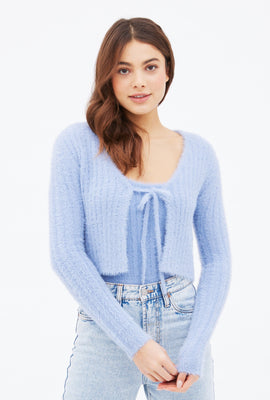 Cardigan en laine mohair pelucheux attaché à l'avant